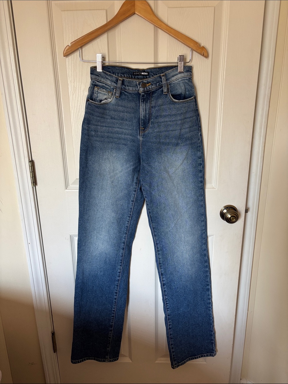 Fashion Nova Boyfriend Jeans in Medium Blue Wash